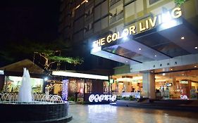 โรงแรมเดอะคัลเลอร์ ลิฟวิ่ง